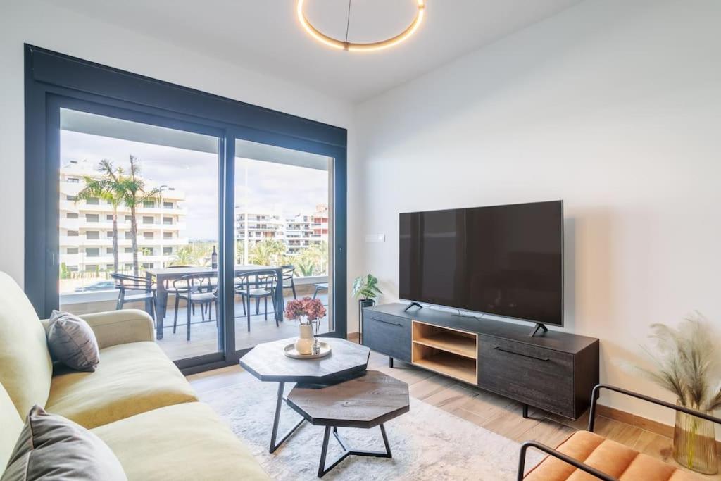 Arenales Terrace Refugee New Apartment With Pool And Gym 阿勒纳勒斯德尔索尔 外观 照片