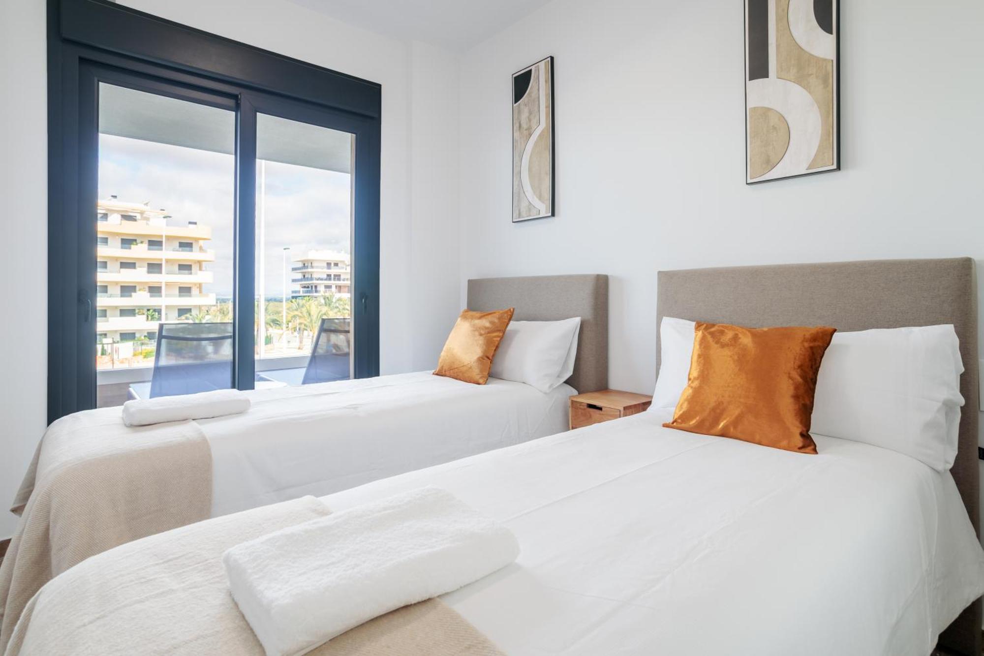 Arenales Terrace Refugee New Apartment With Pool And Gym 阿勒纳勒斯德尔索尔 外观 照片