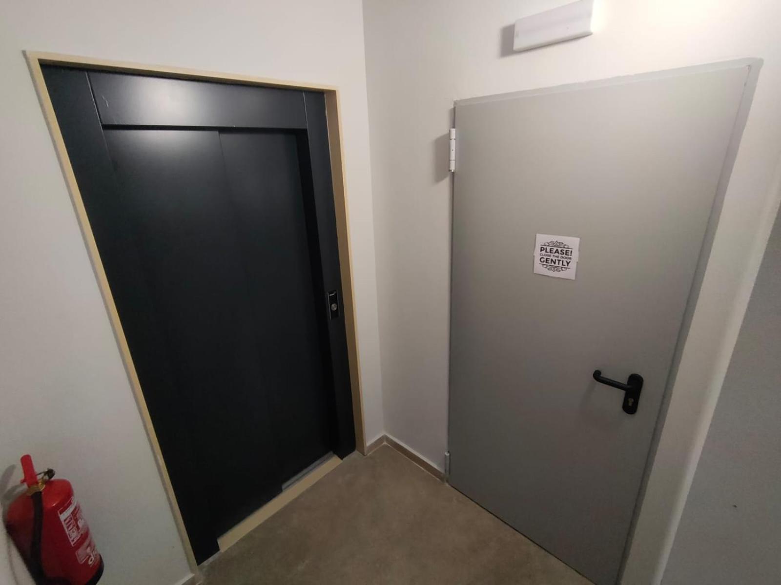 Arenales Terrace Refugee New Apartment With Pool And Gym 阿勒纳勒斯德尔索尔 外观 照片